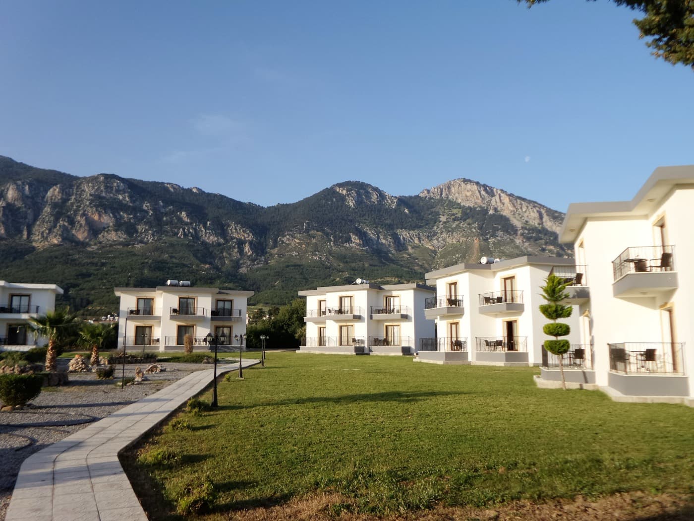 Hotel Sempati, Lapta